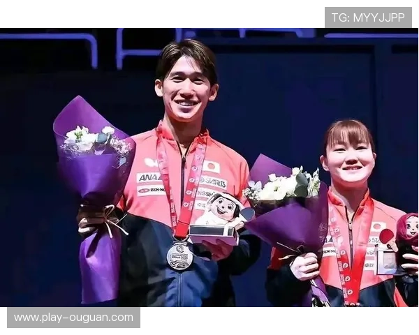 吉村真晴大藤沙月混双获银，日本组合世乒赛摘牌